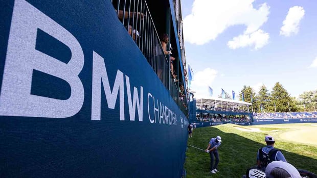 A player chips from off the green at the 2022 BMW Championship.